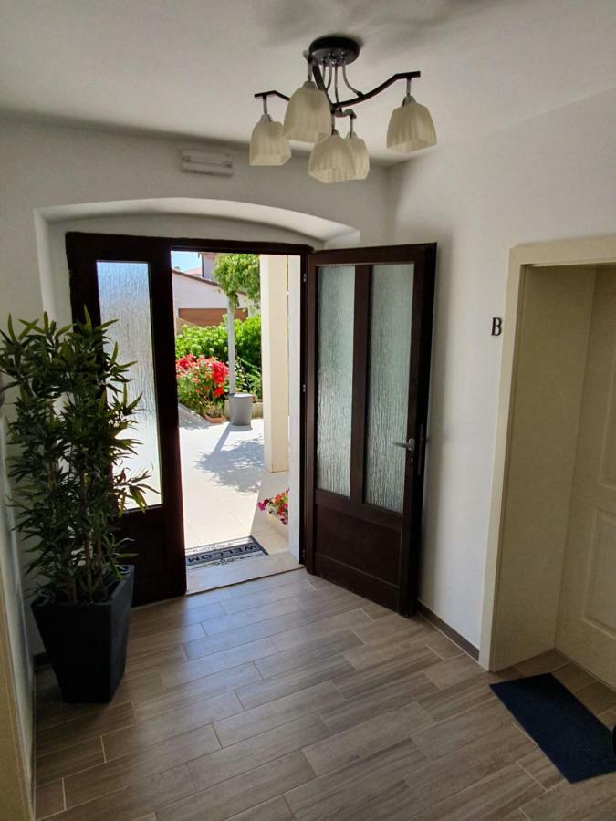 Apartments Borghetto วิงกุรัน ภายนอก รูปภาพ